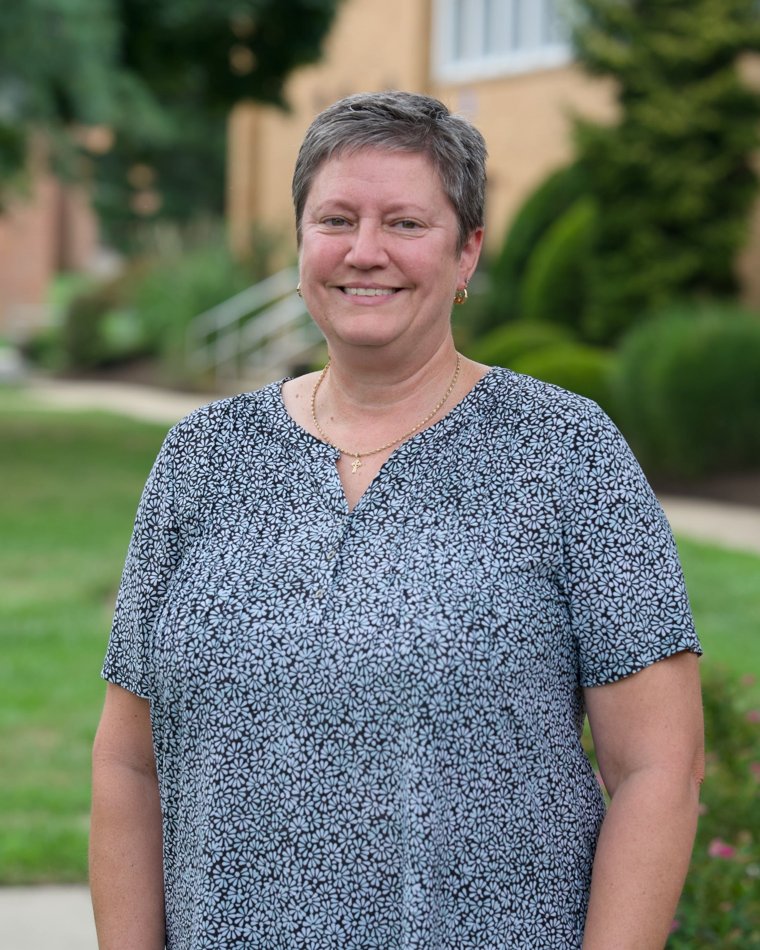 Mrs. Georgean Harriott — Middle School Literature
